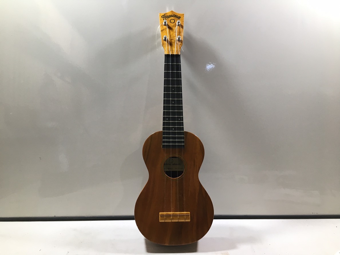 Famous ukulele ウクレレ FU-200を買取りいたしました