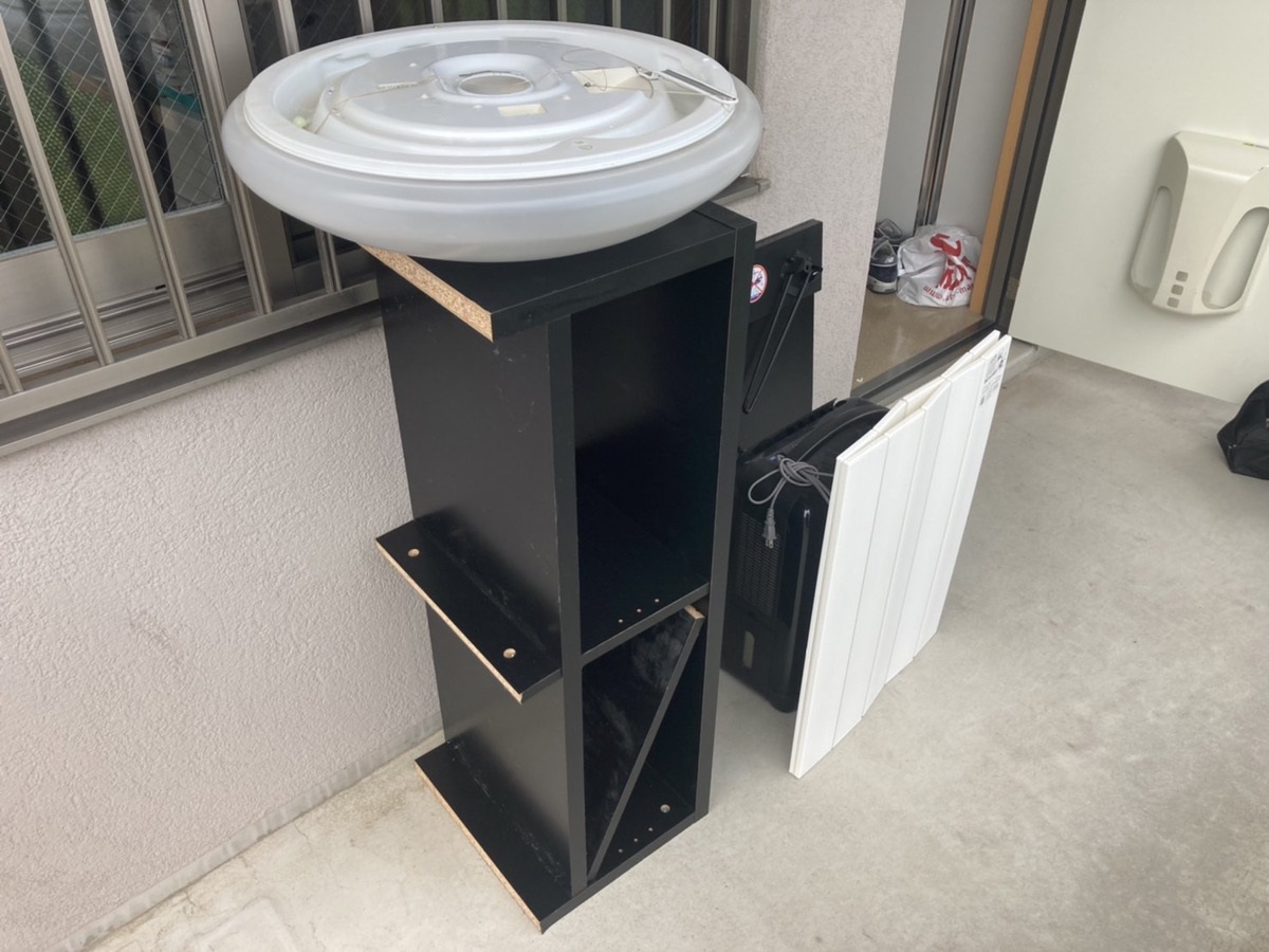 「処分方法がわからない不用品も解決！照明や家具を一括回収」作業写真