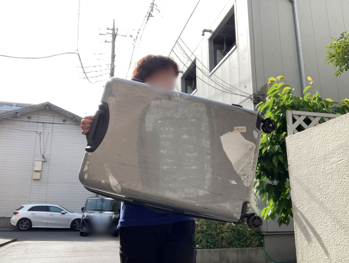 「1Kのマンションからキャリーケースを回収させていただきました」作業写真