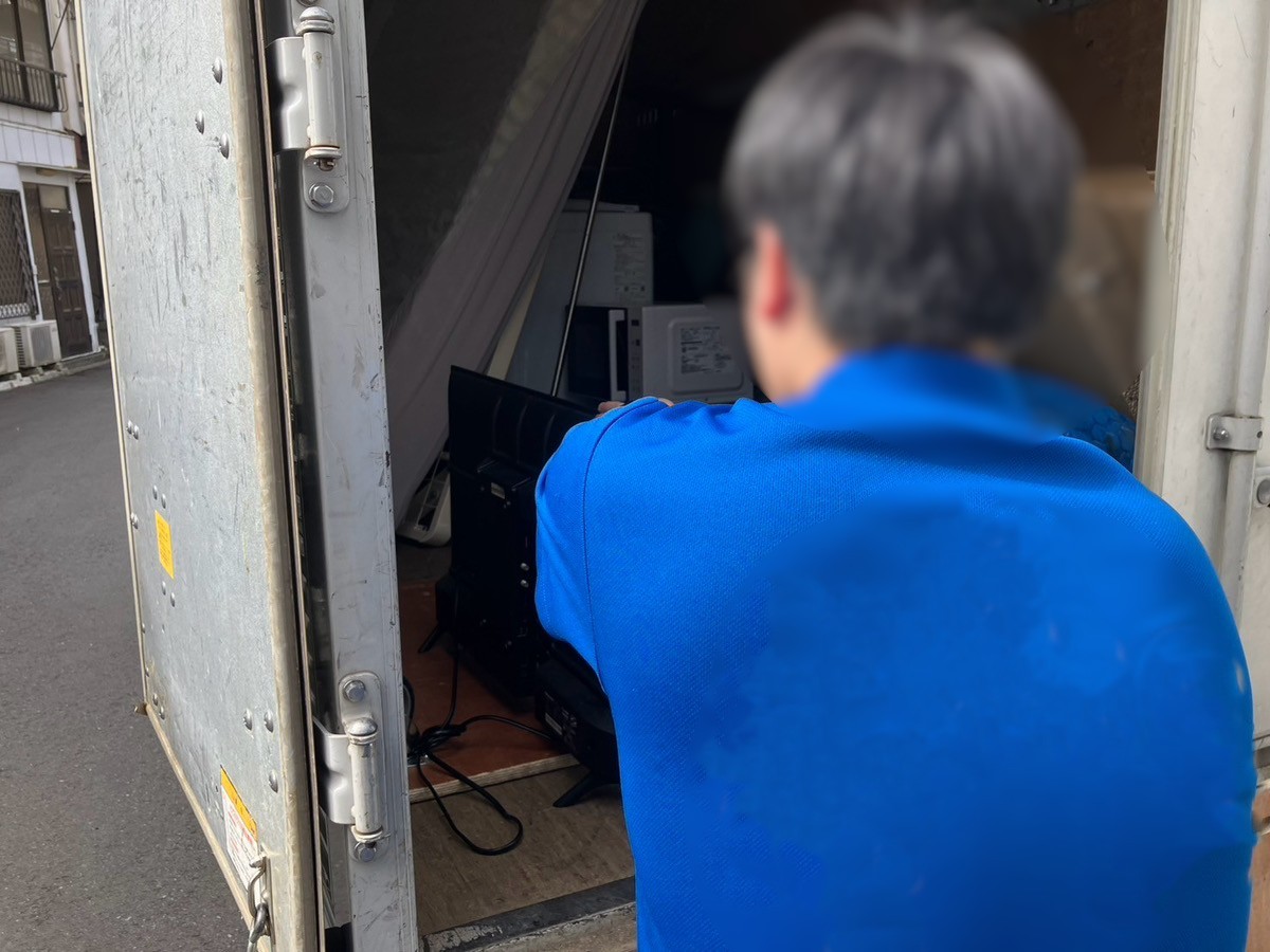 「1Kのアパートからテレビをお引き取りしました」作業写真